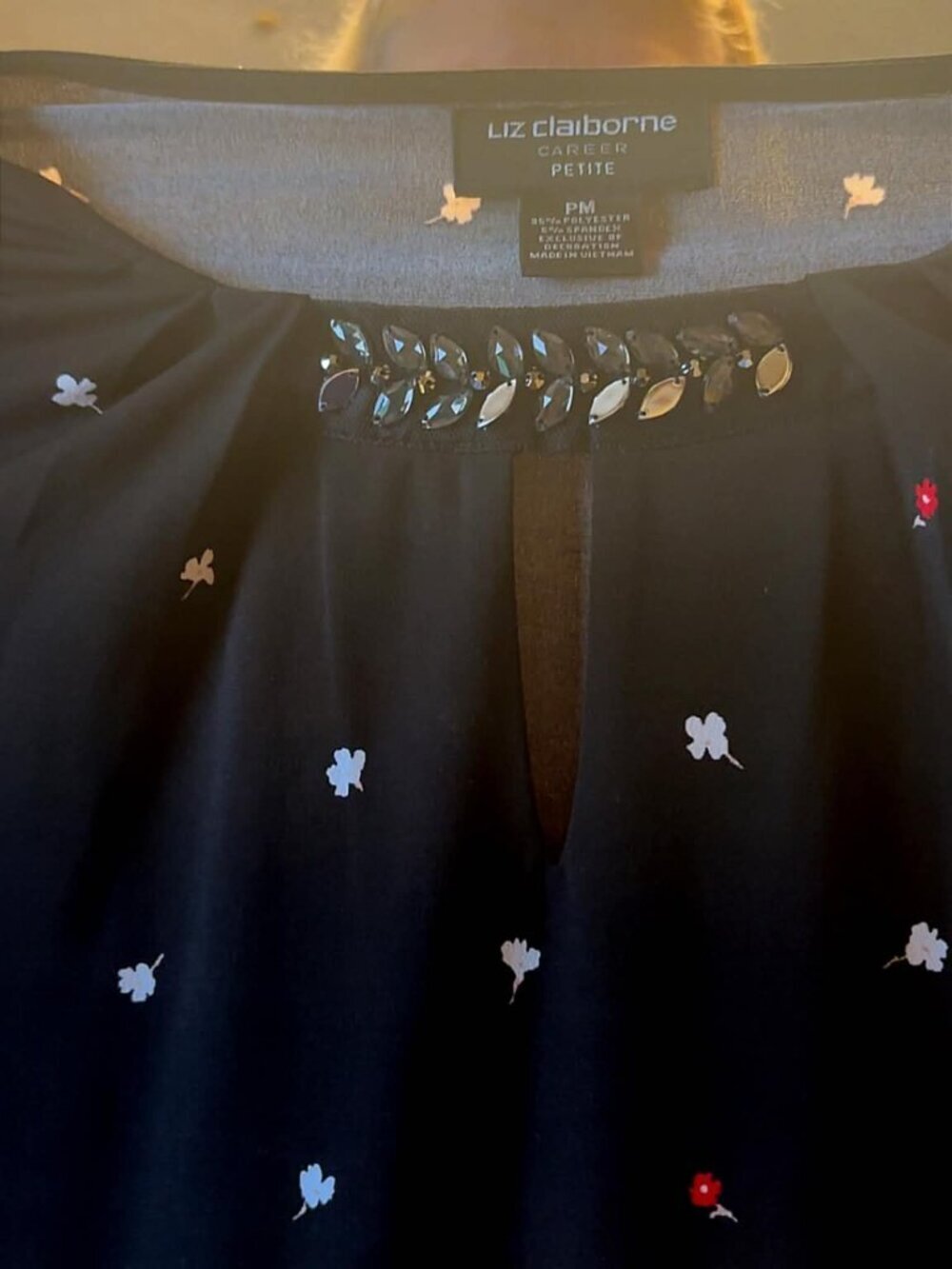 Liz Claiborne tunic PM Black Floral 3/4 Sleeve Career Pullover beaded neckline - Picture 2 of 2
